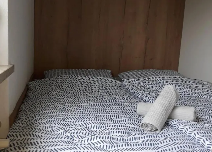 Daire Pfeiffer Klein *